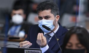 Alessandro Vieira diz que Marcos Rogério 'passa vergonha' na CPI: 'Tente novamente o acesso à OAB'
