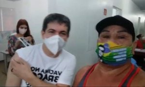 'Vamos prender Jair Bolsonaro', diz Randolfe ao ser abordado por apoiador do presidente