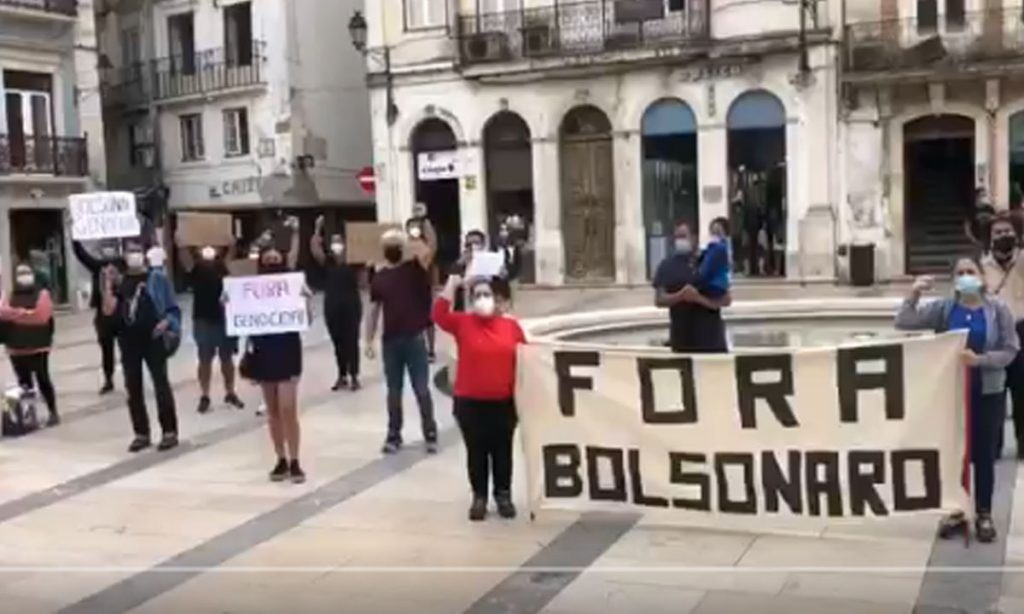 Europa registra atos contra Bolsonaro neste sábado; confira imagens