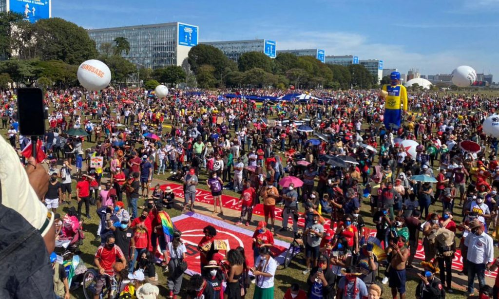Novo ‘Fora Bolsonaro’ teve mais público e mídia, mas ainda poucos trabalhadores. O que fazer?