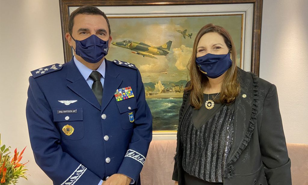 Bia Kicis expõe apoio político de comandante da Aeronáutica: ‘Meu eleitor’
