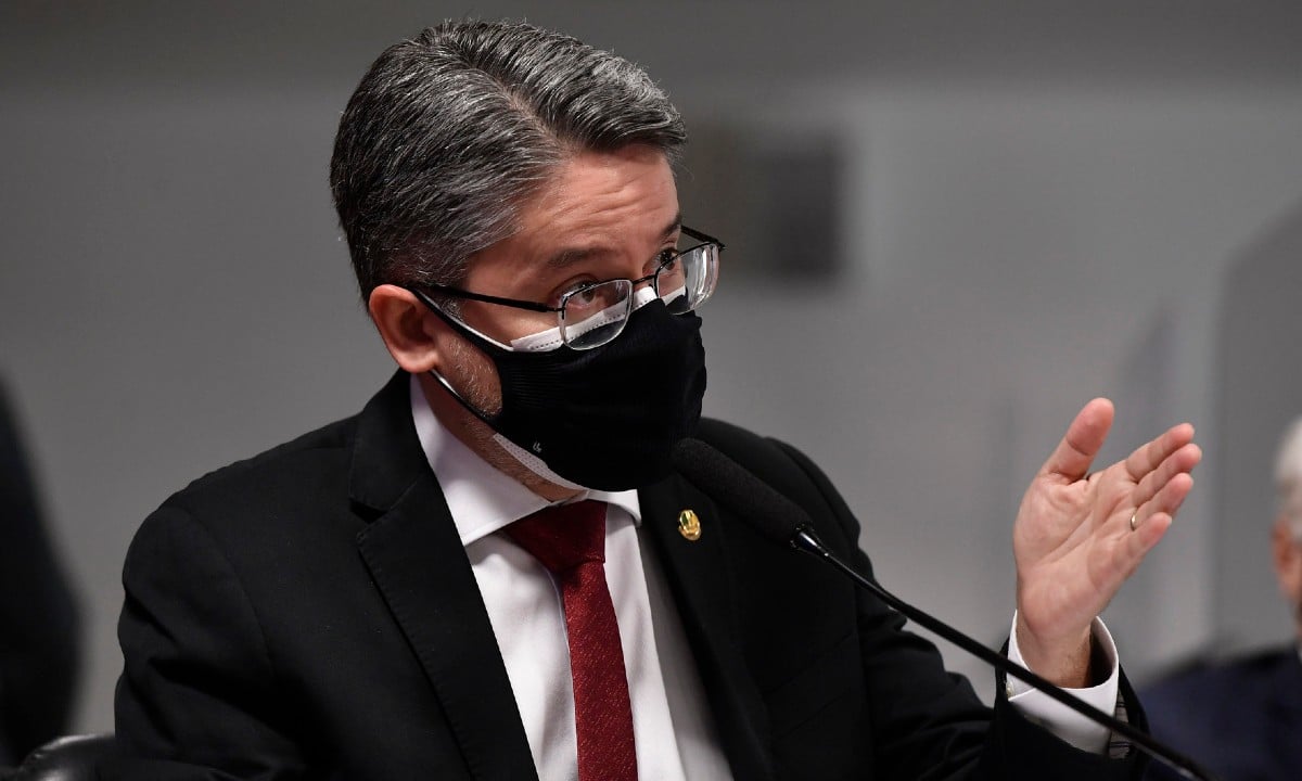 Alessandro Vieira levará o governista Luis Carlos Heinze ao Conselho de Ética