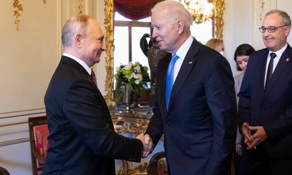 Putin considera 'construtiva' sua primeira reunião com Biden