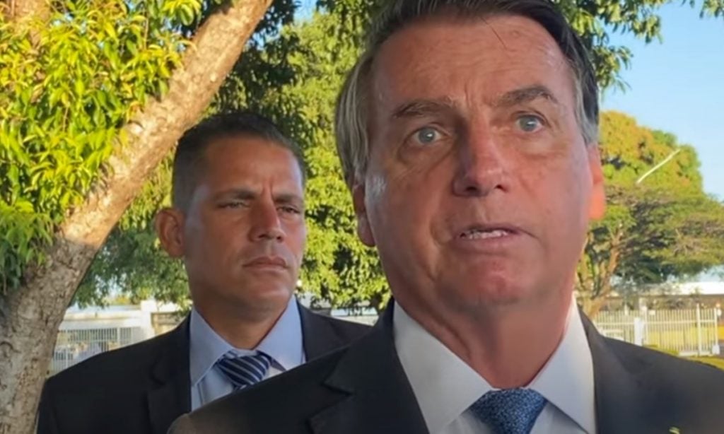 Nas redes sociais, bolsonaristas especulam envenenamento do presidente