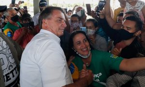 Bolsonaro diz ao STF que não foi irresponsável ao promover aglomerações