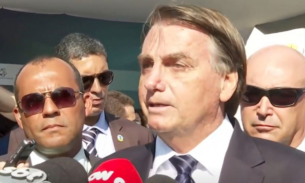 Bolsonaro volta a atacar jornalistas ao ser questionado sobre Covaxin