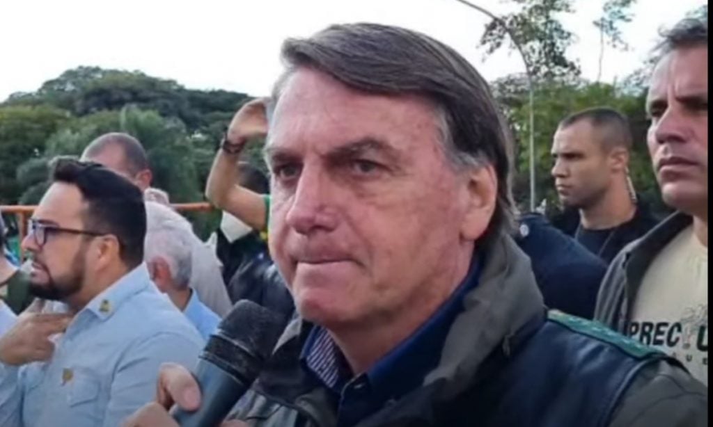 ‘Bolsonaro é servidor público, não CEO de empresa. Prevaricou, sim’, diz Randolfe