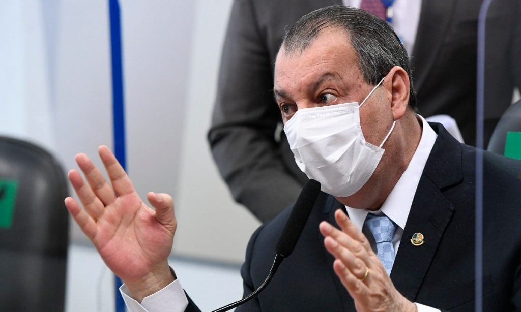 Aziz diz que Onyx soa como ‘miliciano ameaçando pessoas’