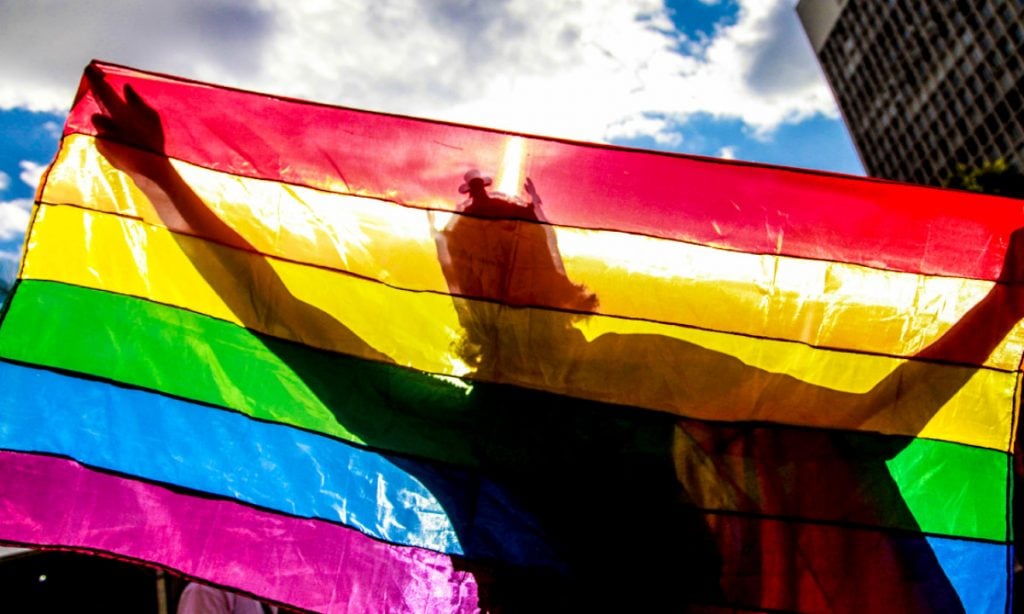 França pede 'perdão' aos homossexuais, perseguidos por 40 anos