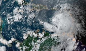 Furacão Elsa segue ameaçando o Caribe