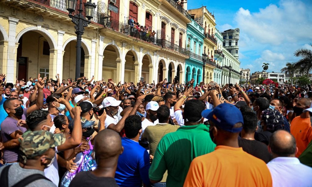 Onda de protestos em Cuba reacende debates mundiais; entenda a crise
