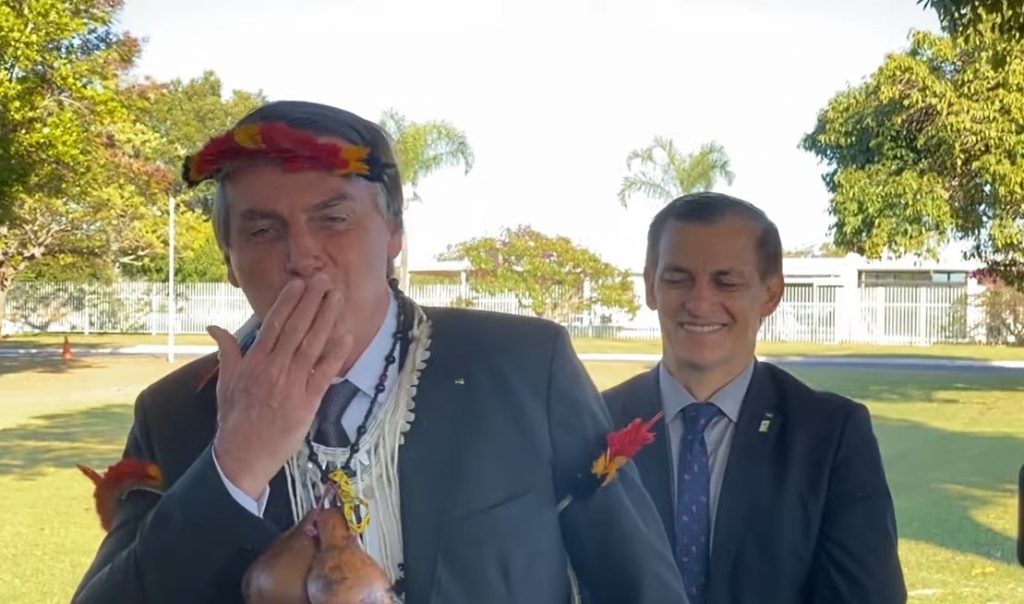 ‘Manda o Lula organizar uma jegueata pra ele’, desafia Bolsonaro