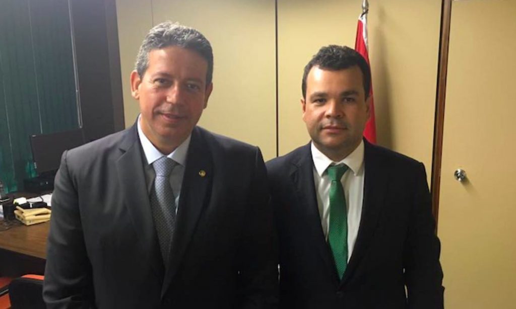 Filho de Lira atua em contratos que envolvem governo, diz site