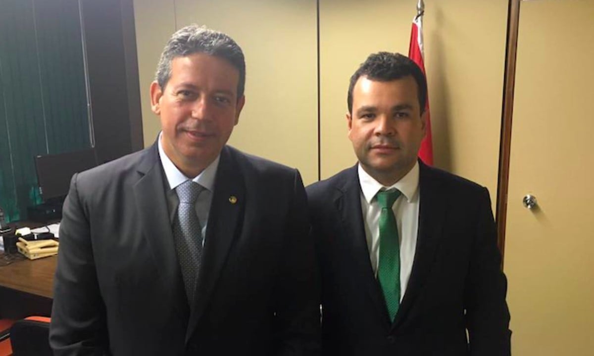 Filho de Lira atua em contratos que envolvem governo, diz site