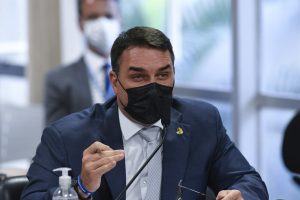 Com saída de Ciro Nogueira da CPI da Covid, Flávio Bolsonaro pega vaga de Heinze