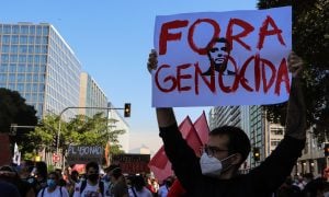 Milhares vão às ruas pelo impeachment de Bolsonaro e pela vacina