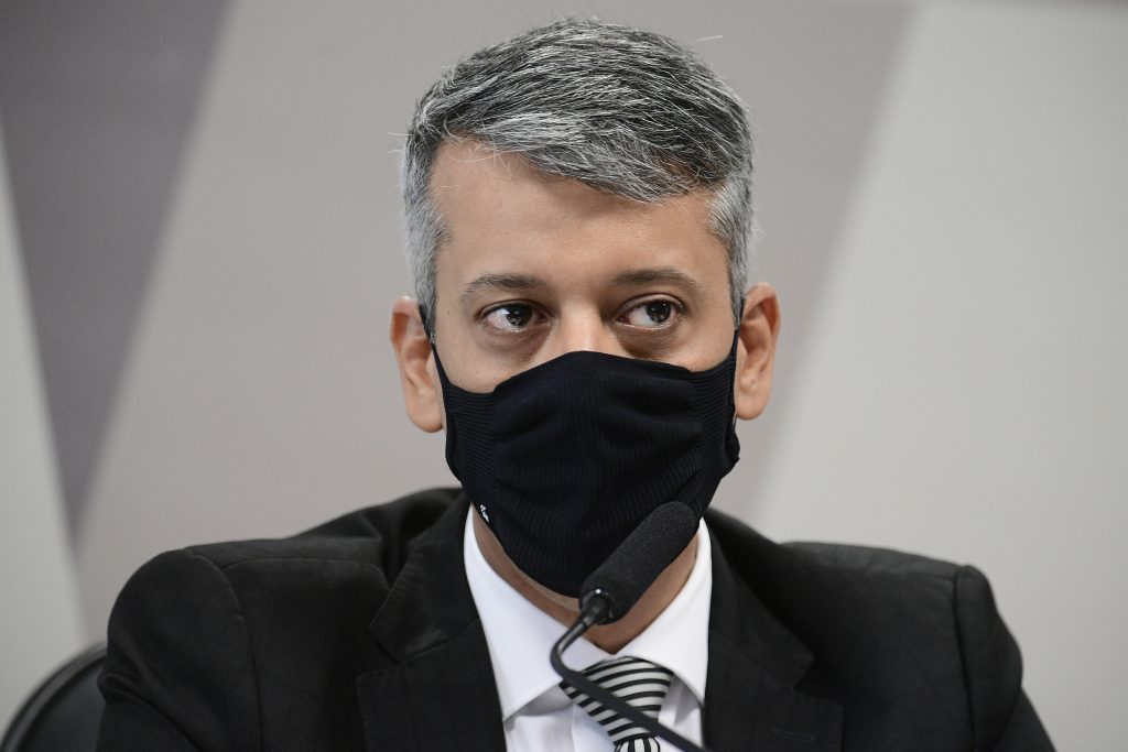Funcionário do Ministério da Saúde diz que tomava um ‘chopp casual’ quando Dominguetti tentou vender vacina