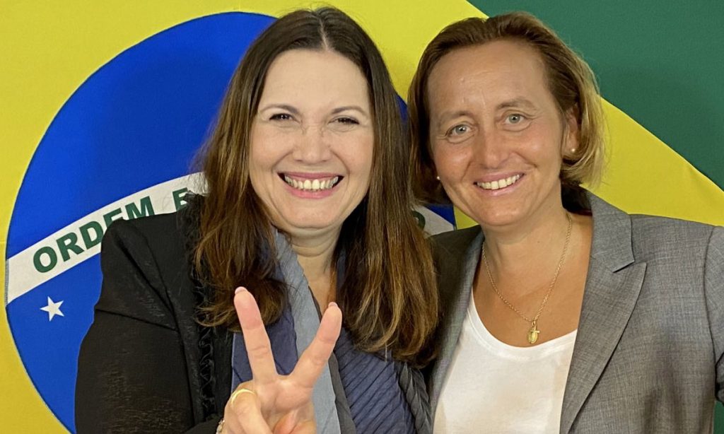 Bia Kicis se encontra com deputada de partido negacionista e xenófobo da Alemanha