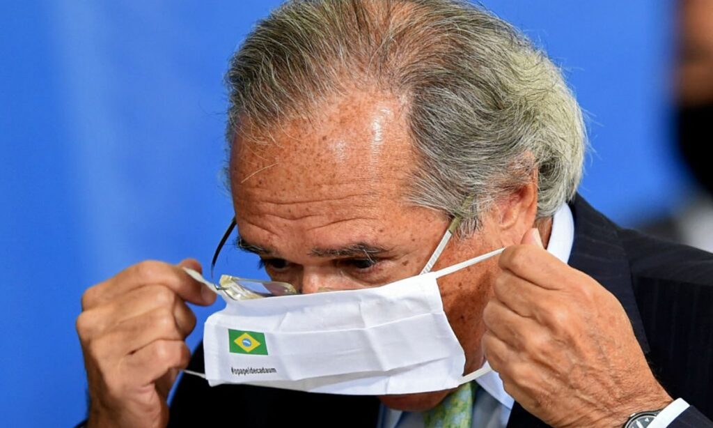 É espantoso Paulo Guedes continuar ministro e tratado como técnico