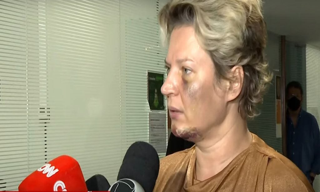 Após denunciar ataque, Joice Hasselmann diz que obterá posse de arma