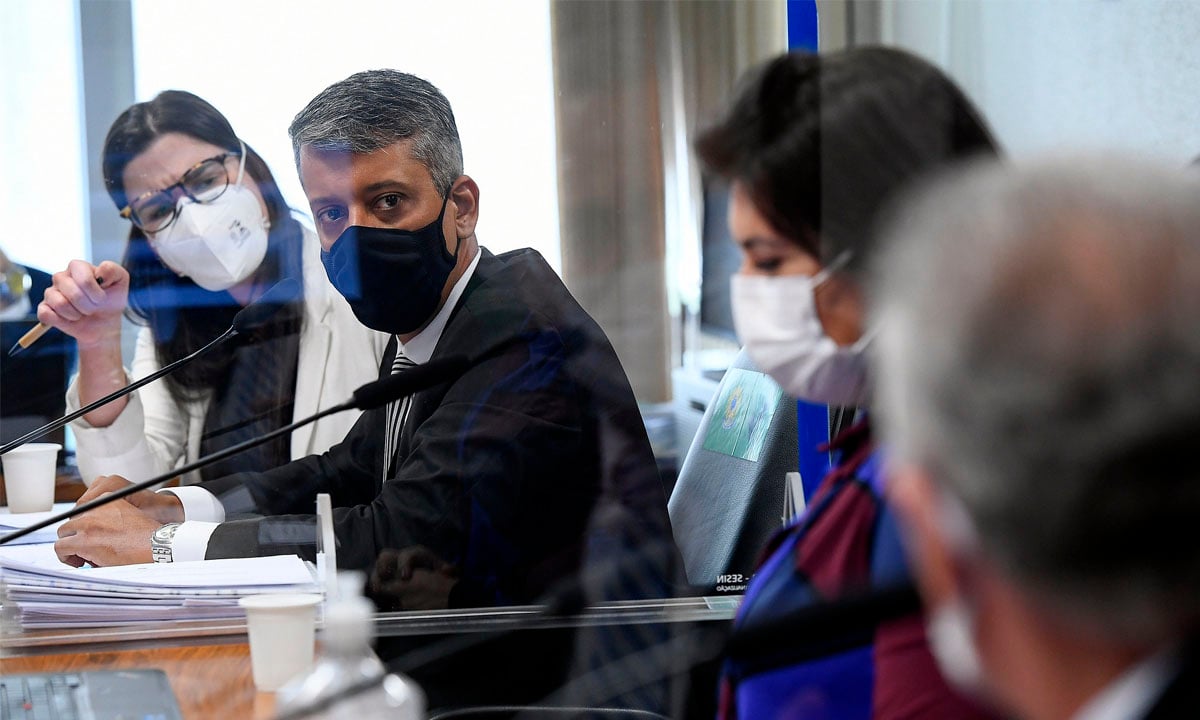 Roberto Dias paga fiança de 1,1 mil reais e é liberado pela Polícia Legislativa