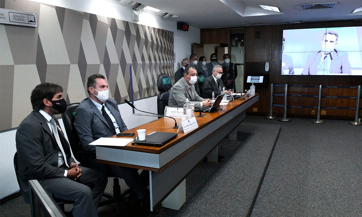 Dominguetti tenta envolver Luis Miranda em compra de vacinas; senadores suspeitam de ‘testemunha plantada’