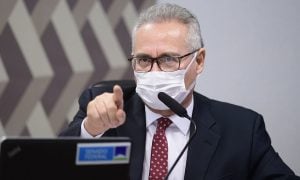 Braga Netto ‘tem que ser exonerado o quanto antes’, reage Renan Calheiros