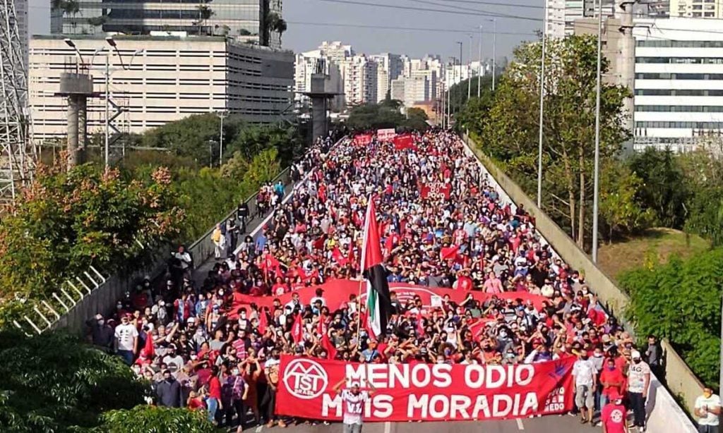 Protesto do MTST por moradia reúne 5 mil pessoas em São Paulo