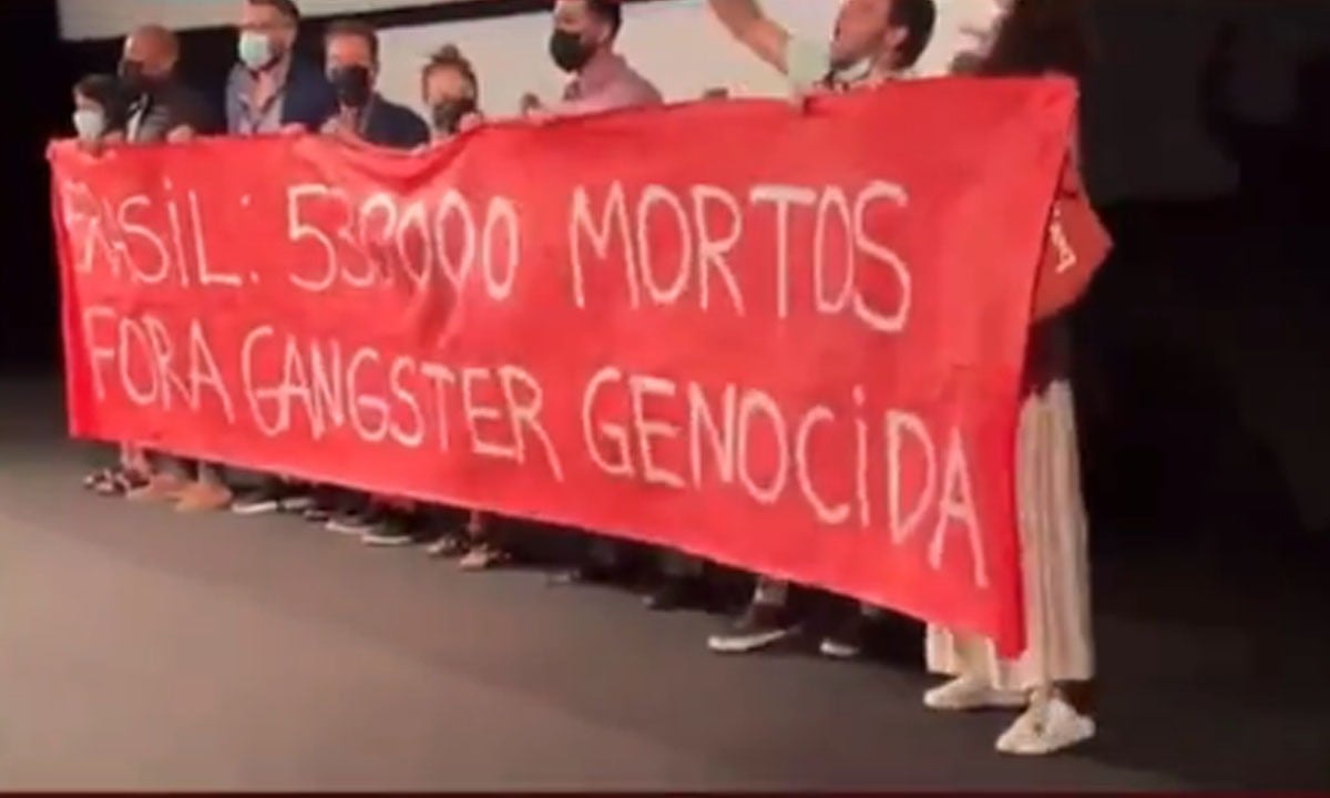 Em Cannes, Bolsonaro é vaiado e diretor diz que Brasil é vítima ‘de um governo fascista’