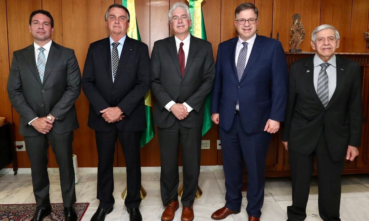 William J. Burns, ao centro, reuniu-se com o presidente Jair Bolsonaro e ministros. Foto: Reprodução/Redes sociais Alexandre Ramagem 
