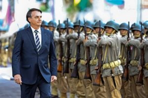 Bolsonaro será derrotado e voltará para o esgoto da história. E os militares?