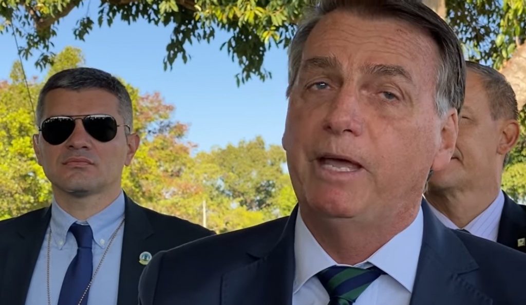 Bolsonaro acusa Supremo de cometer crime ao ‘tirar poderes’ do governo durante a pandemia