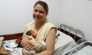 Argentina vai reconhecer cuidado materno como trabalho