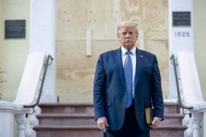 Manobras de Trump limitam investigação do Congresso sobre ataque ao Capitólio dos EUA