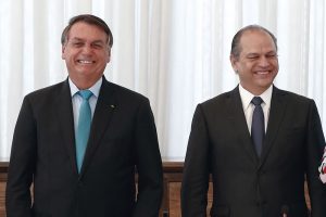 Os rolos que fazem de Ricardo Barros, líder do governo, o alvo central da CPI da Covid