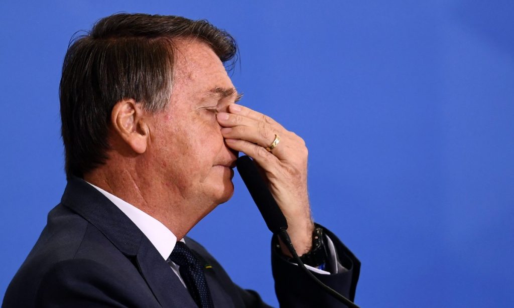 Juristas da CPI apontam três crimes de Bolsonaro, Pazuello e Élcio Franco, diz jornal