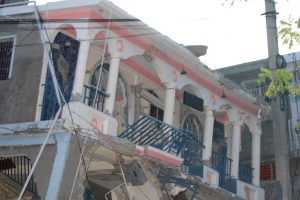 Número de mortos após terremoto no Haiti chega a quase 1300