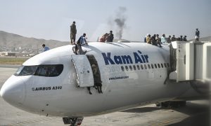 Afeganistão: Explosão perto do aeroporto de Cabul deixa mais de 10 mortos