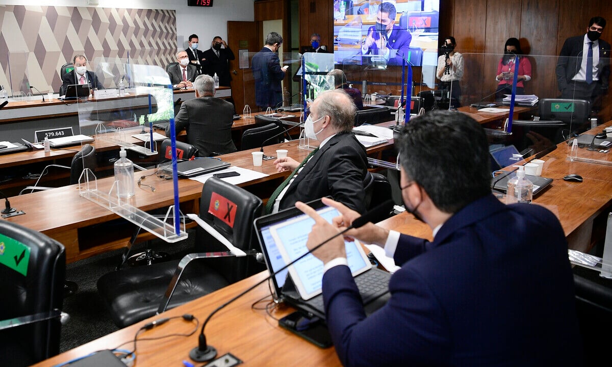 Esvaziada, CPI da Covid encerra reunião com promessa de focar na VTCLog