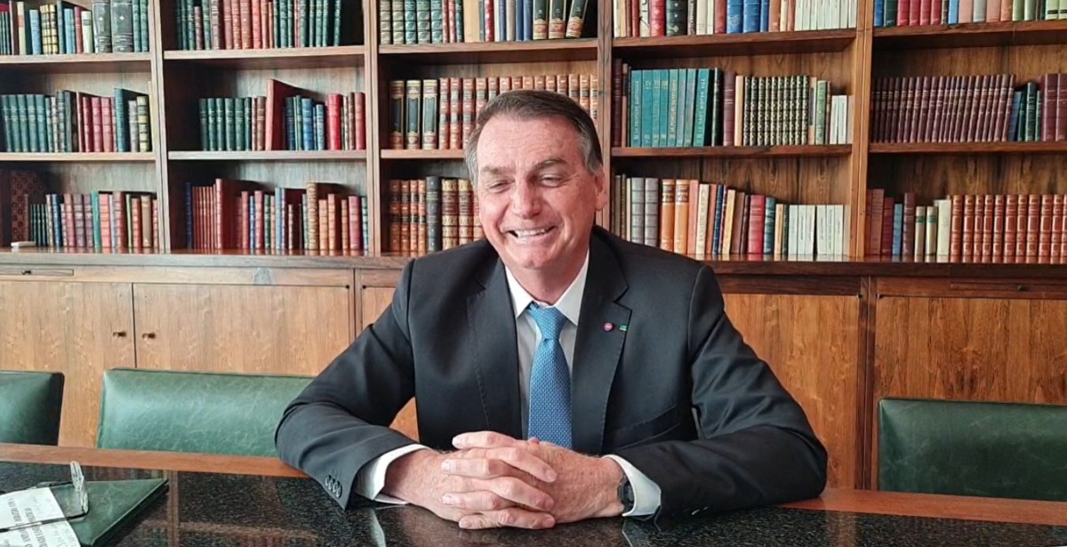 Bolsonaro indica que vetará o Fundão Eleitoral nesta sexta-feira