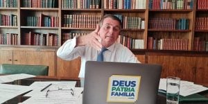 Análise: MP de Bolsonaro ataca governança multissetorial da internet e dificulta combate a crimes