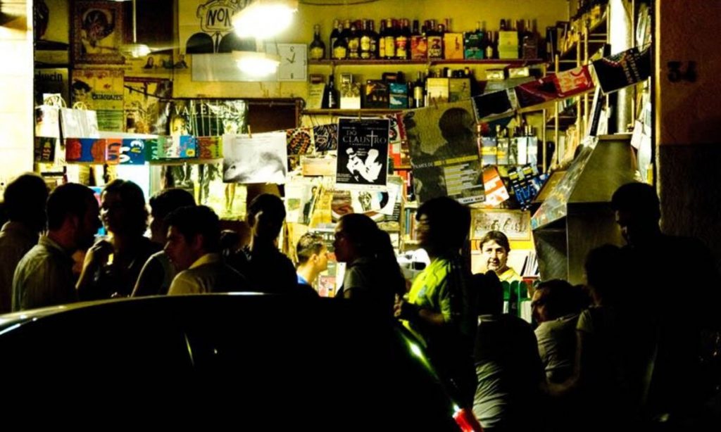 Engolida pelas mudanças da Vila Madalena, Mercearia São Pedro pode fechar