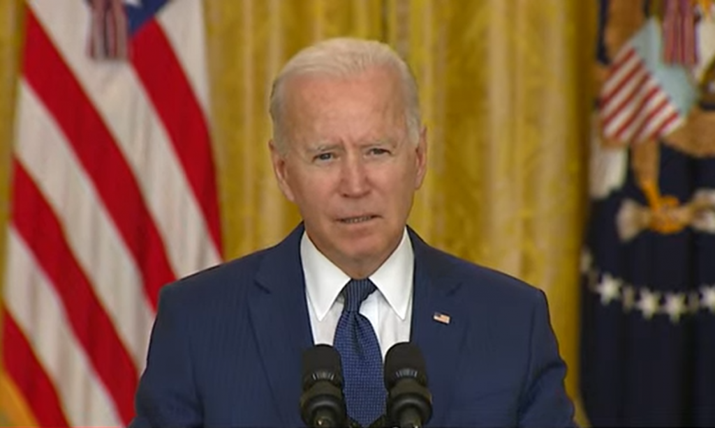 ‘Vamos caçá-los e fazer com que paguem’, diz Biden após ataques em Cabul