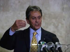 Advogado de Roberto Jefferson vai pedir o impeachment de Moraes