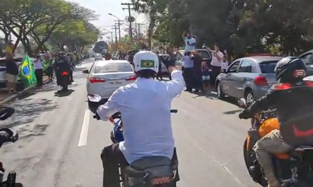 Sexta-feira de Bolsonaro tem 75 minutos de trabalho na agenda e passeio de moto em Goiânia
