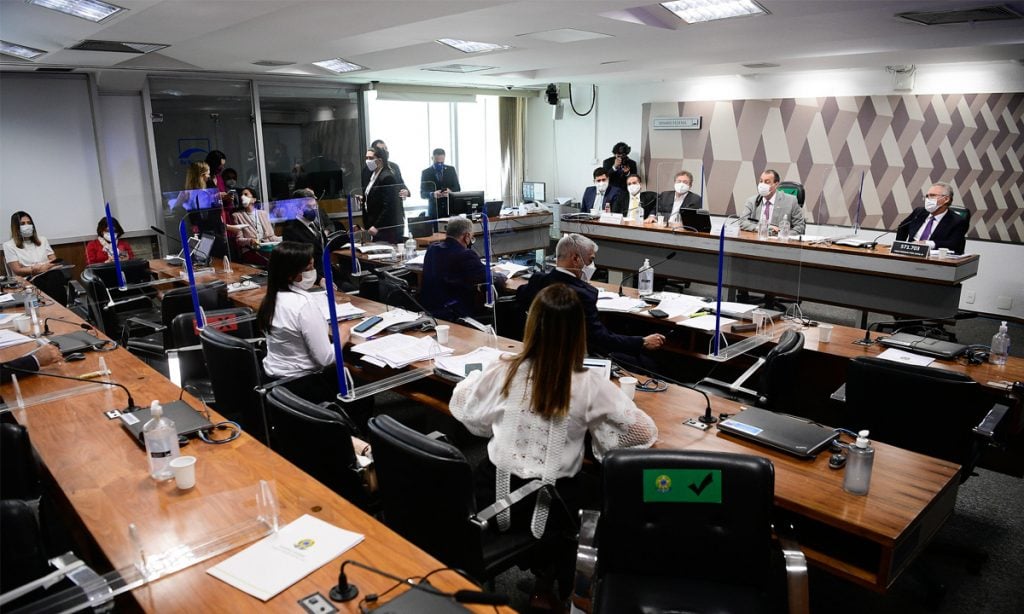 O capo da quadrilha escolheu o silêncio dos mafiosos, diz Renan sobre dono da Precisa
