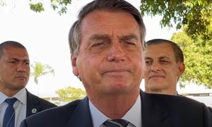 ‘Quanto mais armado estiver o povo, melhor’, diz Bolsonaro, em meio a ataques às instituições