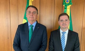 Bolsonaro vai a churrasco de aniversário do Advogado Geral da União em Brasília