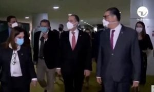 Bolsonaristas editam declaração de Barroso para disseminar fake news sobre eleições