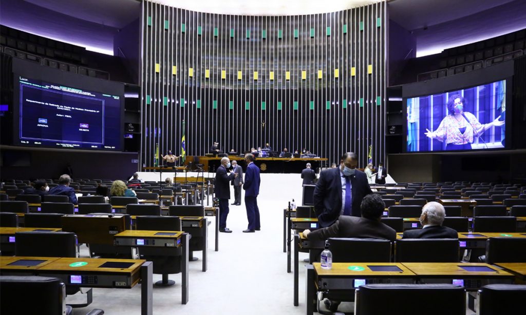 Reforma do IR: Câmara aprova destaque que reduz taxação de lucros e dividendos